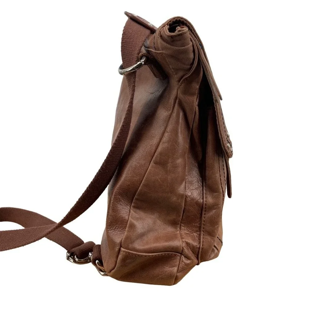 The Sak sak brown